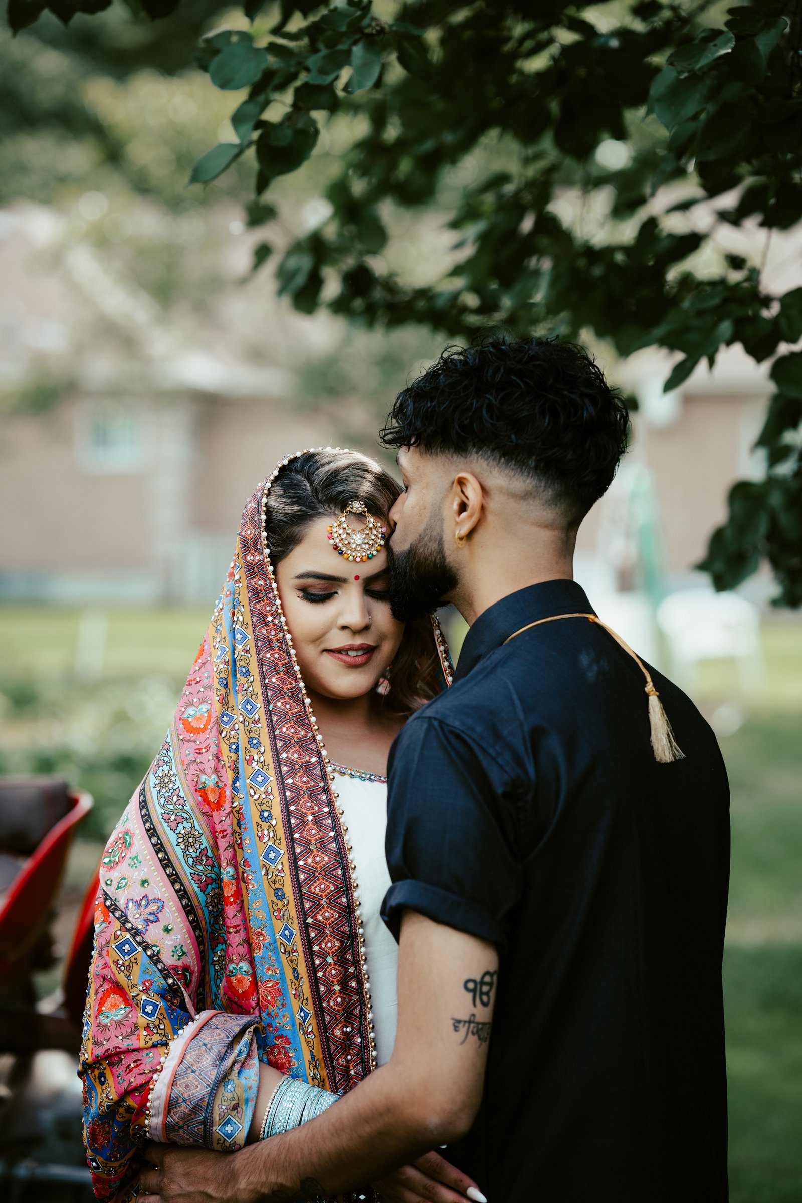 Outdoor pre-wedding photoshoot in natural light